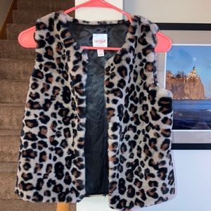 Leopard print faux fur vest size large